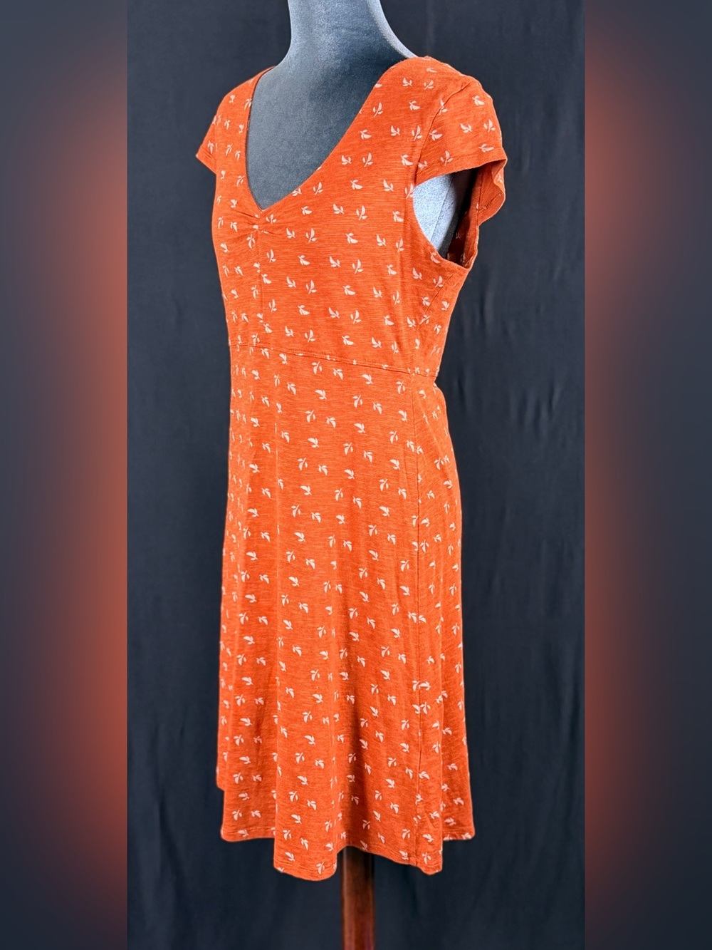 Toad&Co Orange V-Neck Midi Dress with White Leaf Print Tencel Organic cotton - Picture 4 of 12